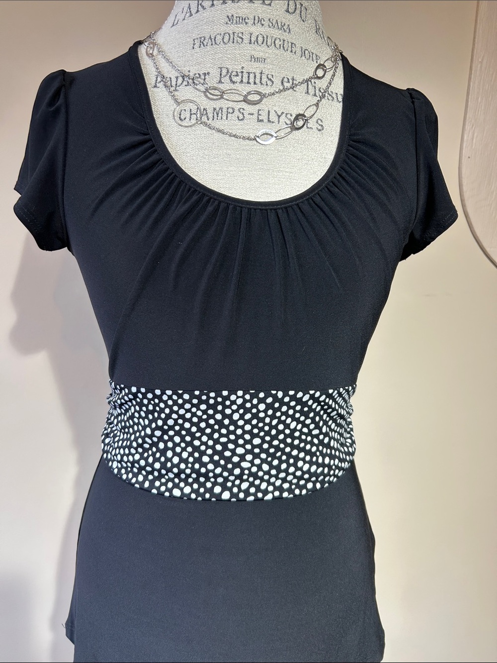 Black-Short Sleeve Women's Top-with Polka Dot Tie Waistband-small